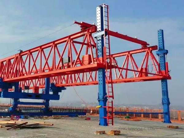 50噸架橋機(jī)施工時(shí)如何進(jìn)行設(shè)備調(diào)試和驗(yàn)收？